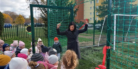 Powiększ grafikę: uroczyste-otwarcie-boiska-do-pilki-noznej-w-naszym-przedszkolu-651818.jpg