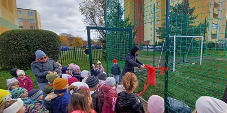 Powiększ grafikę: uroczyste-otwarcie-boiska-do-pilki-noznej-w-naszym-przedszkolu-651820.jpg