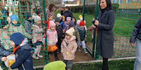 Powiększ grafikę: uroczyste-otwarcie-boiska-do-pilki-noznej-w-naszym-przedszkolu-651823.jpg