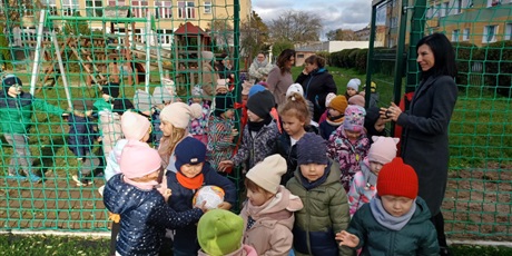 Powiększ grafikę: uroczyste-otwarcie-boiska-do-pilki-noznej-w-naszym-przedszkolu-651824.jpg