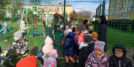 Powiększ grafikę: uroczyste-otwarcie-boiska-do-pilki-noznej-w-naszym-przedszkolu-651825.jpg