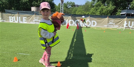 Powiększ grafikę: wesole-skrzaty-zdobywaja-costerina-park-700463.jpg