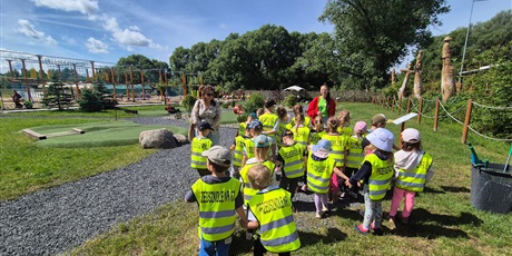 Powiększ grafikę: wesole-skrzaty-zdobywaja-costerina-park-700472.jpg