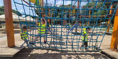 Powiększ grafikę: wesole-skrzaty-zdobywaja-costerina-park-700496.jpg