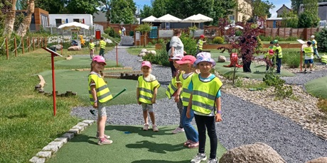 Powiększ grafikę: wesole-skrzaty-zdobywaja-costerina-park-700544.jpg