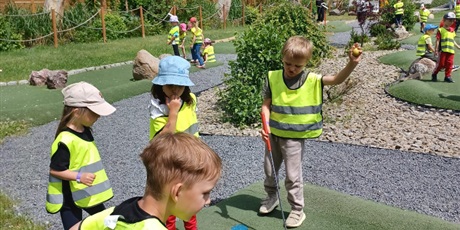 Powiększ grafikę: wesole-skrzaty-zdobywaja-costerina-park-700546.jpg