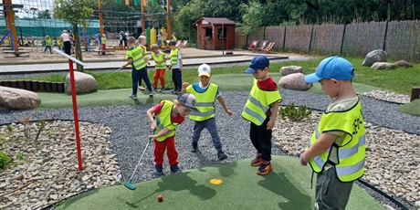 Powiększ grafikę: wesole-skrzaty-zdobywaja-costerina-park-700547.jpg