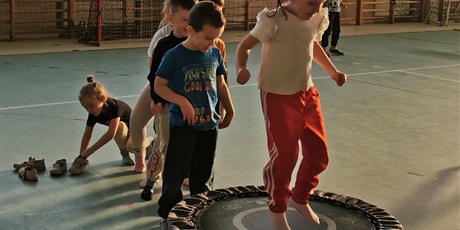 Powiększ grafikę: wizyta-dzieci-z-grupy-elfow-w-przedszkolu-nr-44-zso-10-w-gdansku-670997.jpg