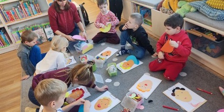 Powiększ grafikę: wizyta-grupy-elfow-w-oseidlowej-bibliotece-671014.jpg