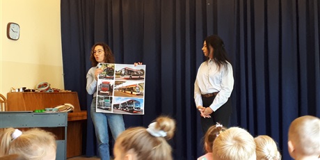 Powiększ grafikę: wizyta-motorniczych-z-gait-645761.jpg