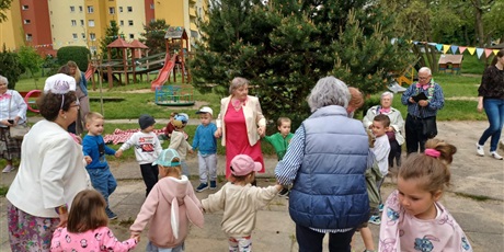 Powiększ grafikę: wizyta-seniorow-622605.jpg