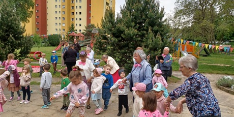 Powiększ grafikę: wizyta-seniorow-622606.jpg