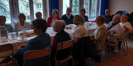 Powiększ grafikę: wizyta-seniorow-w-wesolych-skrzatach-na-przedstawieniu-z-okazji-dnia-niepodleglosci-657010.jpg