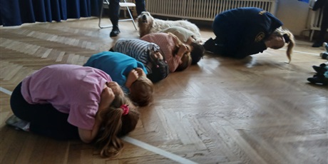 Powiększ grafikę: wizyta-strazy-miejskiej-z-psem-688542.jpg