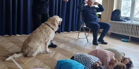 Wizyta Straży Miejskiej z psem