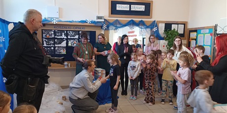 Powiększ grafikę: wizyta-wiceprezydentki-gdanska-moniki-chabior-w-przedszkolu-nr-67-wesole-skrzaty-672229.jpg