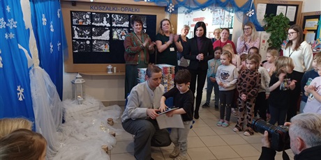 Powiększ grafikę: wizyta-wiceprezydentki-gdanska-moniki-chabior-w-przedszkolu-nr-67-wesole-skrzaty-672230.jpg