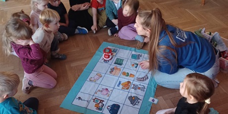 Powiększ grafikę: zajecia-z-robotyki-dla-wszystkich-grup-wesolych-skrzatow-655935.jpg