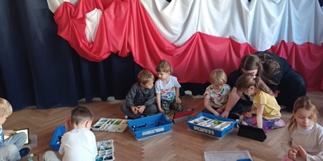 Powiększ grafikę: zajecia-z-robotyki-dla-wszystkich-grup-wesolych-skrzatow-655938.jpg