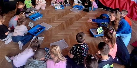 Powiększ grafikę: zajecia-z-robotyki-dla-wszystkich-grup-wesolych-skrzatow-655957.jpg