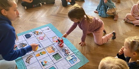 Powiększ grafikę: zajecia-z-robotyki-dla-wszystkich-grup-wesolych-skrzatow-655961.jpg