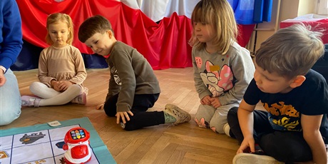 Powiększ grafikę: zajecia-z-robotyki-dla-wszystkich-grup-wesolych-skrzatow-655964.jpg