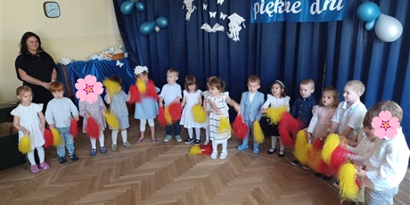 Powiększ grafikę: zakonczenie-roku-w-elfach-chochlikach-i-krasnoludkach-631288.jpg