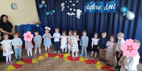 Powiększ grafikę: zakonczenie-roku-w-elfach-chochlikach-i-krasnoludkach-631289.jpg