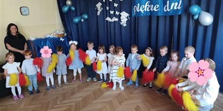 Powiększ grafikę: zakonczenie-roku-w-elfach-chochlikach-i-krasnoludkach-631290.jpg