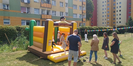 Powiększ grafikę: zakonczenie-roku-w-elfach-chochlikach-i-krasnoludkach-631297.jpg