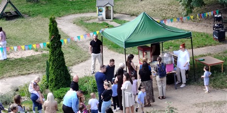 Powiększ grafikę: zakonczenie-roku-w-elfach-chochlikach-i-krasnoludkach-631298.jpg
