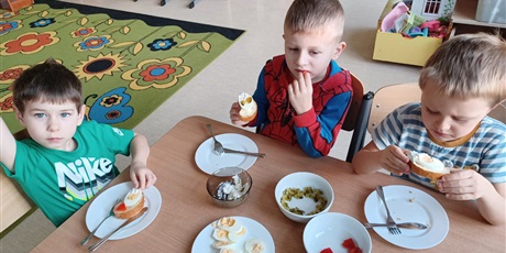 Powiększ grafikę: zdrowe-kanapki-mikolajowe-w-naszym-przedszkolu-666524.jpg