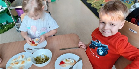 Powiększ grafikę: zdrowe-kanapki-mikolajowe-w-naszym-przedszkolu-666529.jpg