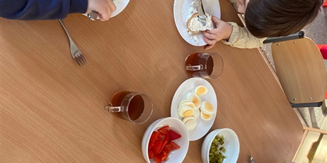 Powiększ grafikę: zdrowe-kanapki-mikolajowe-w-naszym-przedszkolu-666544.jpg