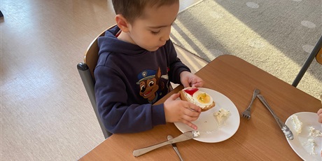 Powiększ grafikę: zdrowe-kanapki-mikolajowe-w-naszym-przedszkolu-666549.jpg