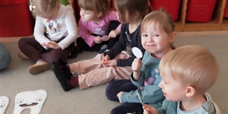 Powiększ grafikę: zdrowy-usmiech-gimnastyka-buzi-i-jezyka-zajecia-z-pania-logopeda-marita-678631.jpg