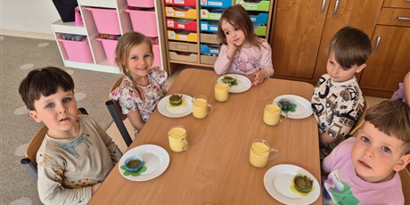 Powiększ grafikę: zdrowy-zielono-zolty-tydzien-w-przedszkolu-wesole-skrzaty-688511.jpg