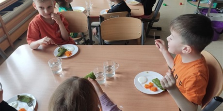 Powiększ grafikę: zdrowy-zielono-zolty-tydzien-w-przedszkolu-wesole-skrzaty-688515.jpg