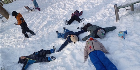 Powiększ grafikę: zimowe-szalenstwo-na-sankach-670057.jpg