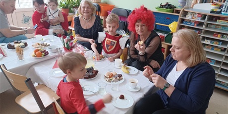 Powiększ grafikę: Bal karnawałowy z Babcią i Dziadkiem