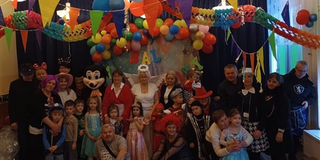 Powiększ grafikę: Bal karnawałowy z Babcią i Dziadkiem