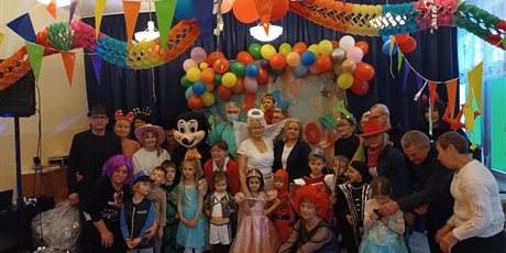 Powiększ grafikę: Bal karnawałowy z Babcią i Dziadkiem