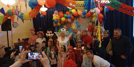 Powiększ grafikę: Bal karnawałowy z Babcią i Dziadkiem