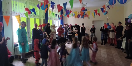 Powiększ grafikę: Bal karnawałowy z Babcią i Dziadkiem