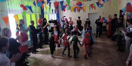 Powiększ grafikę: Bal karnawałowy z Babcią i Dziadkiem