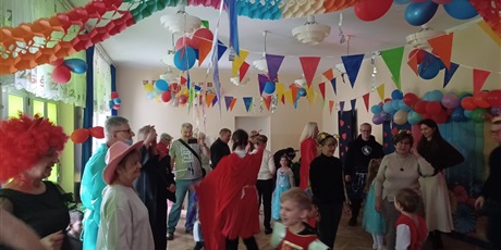 Powiększ grafikę: Bal karnawałowy z Babcią i Dziadkiem