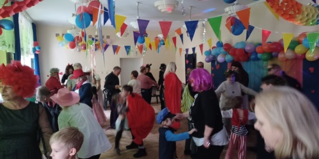 Powiększ grafikę: Bal karnawałowy z Babcią i Dziadkiem