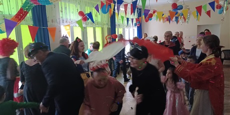 Powiększ grafikę: Bal karnawałowy z Babcią i Dziadkiem