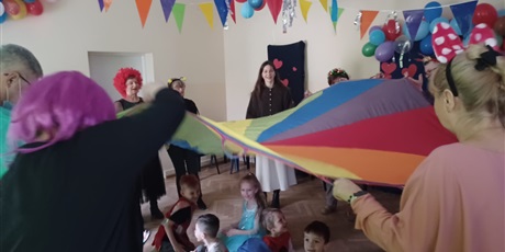 Powiększ grafikę: Bal karnawałowy z Babcią i Dziadkiem