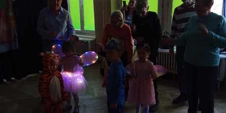 Powiększ grafikę: Bal karnawałowy z Babcią i Dziadkiem